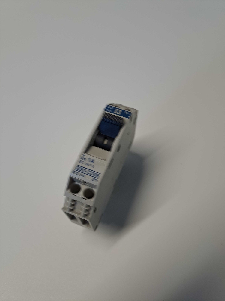 TÉLÉMÉCANIQUE  GB2-CD06