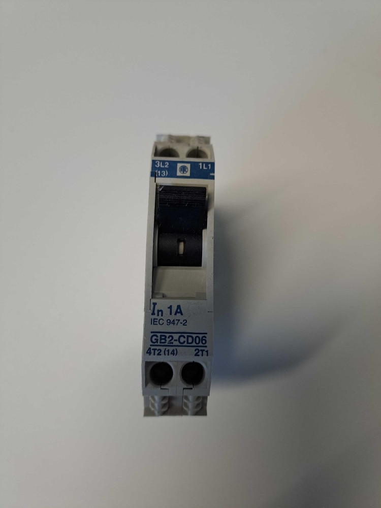 TÉLÉMÉCANIQUE  GB2-CD06