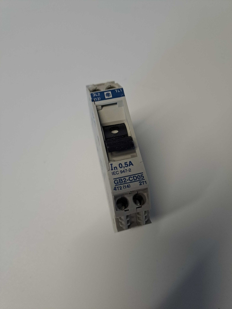 TÉLÉMÉCANIQUE  GB2-CD05