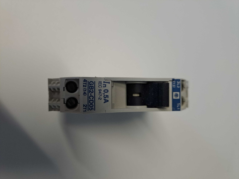 TÉLÉMÉCANIQUE  GB2-CD05