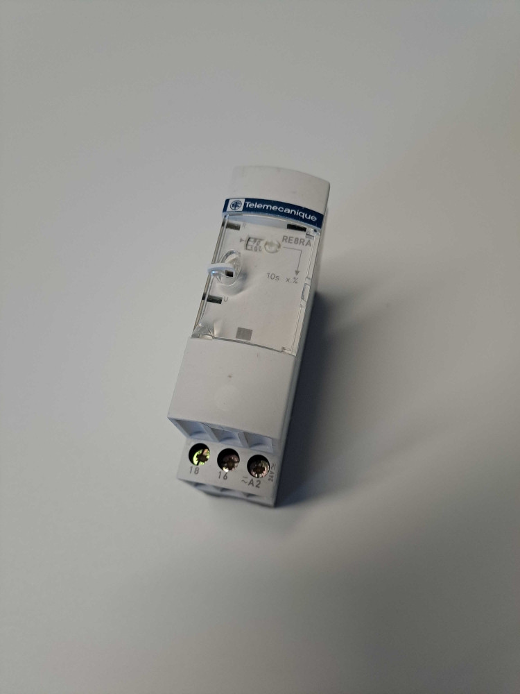 TÉLÉMÉCANIQUE  RE8RA11B