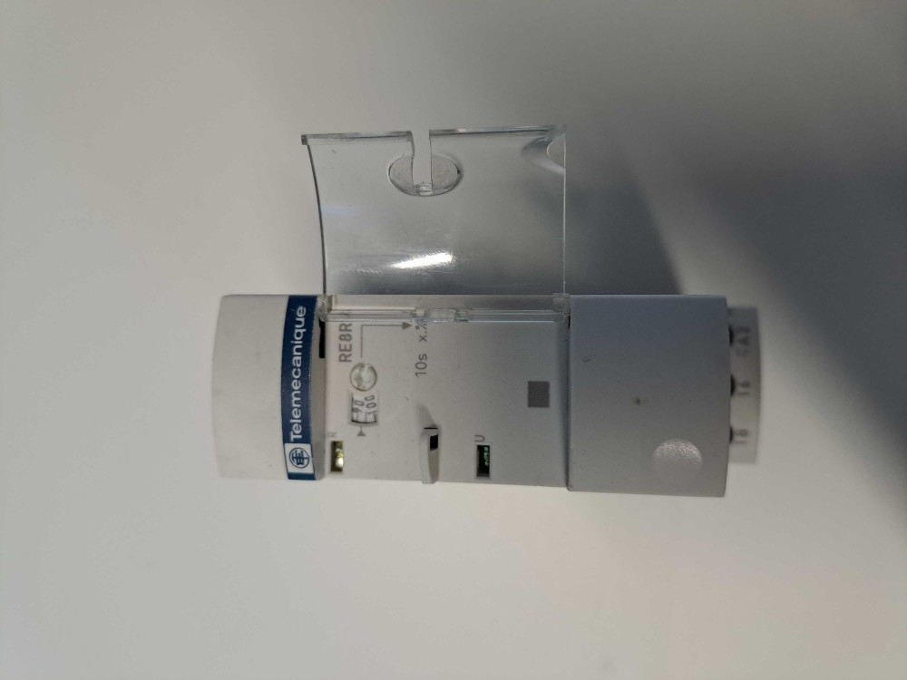 TÉLÉMÉCANIQUE  RE8RA11B