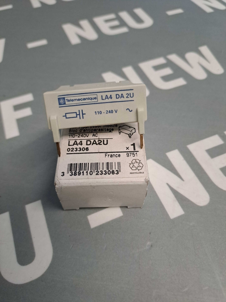 TÉLÉMÉCANIQUE  LA4DA2U