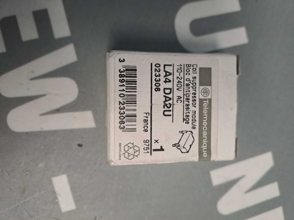 TÉLÉMÉCANIQUE  LA4DA2U