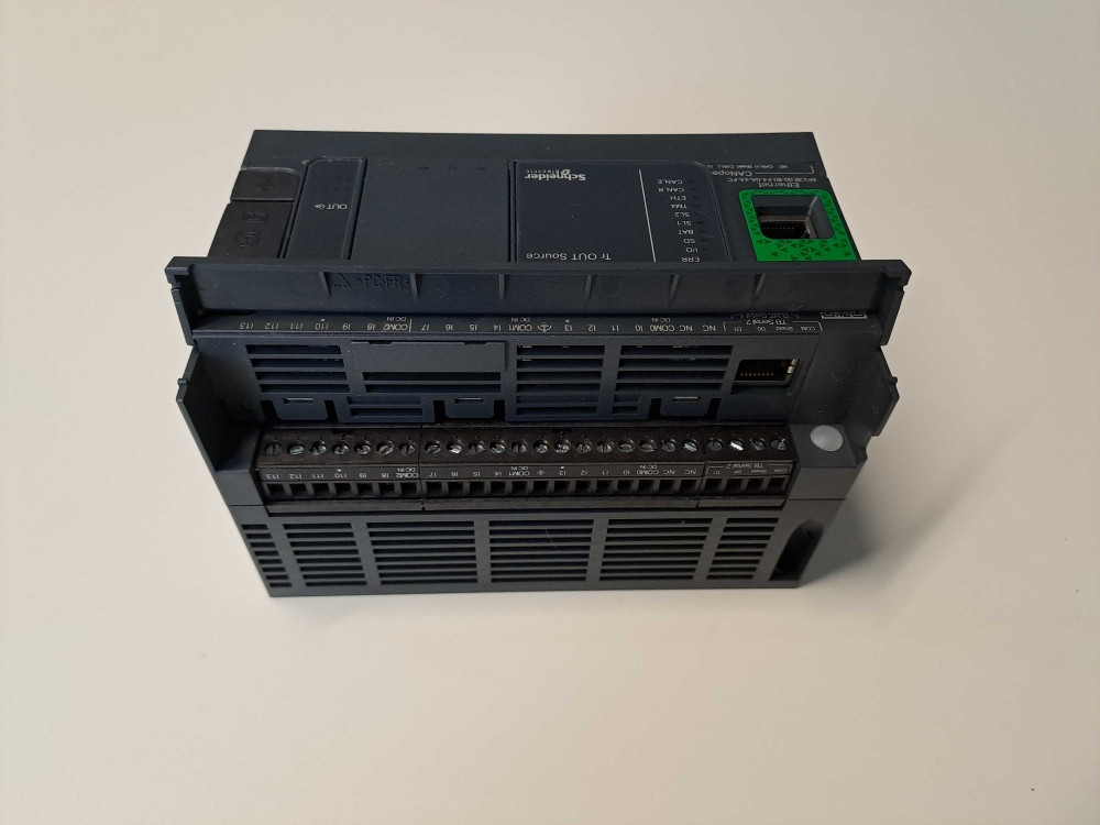 SCHNEIDER  TM241CEC24T