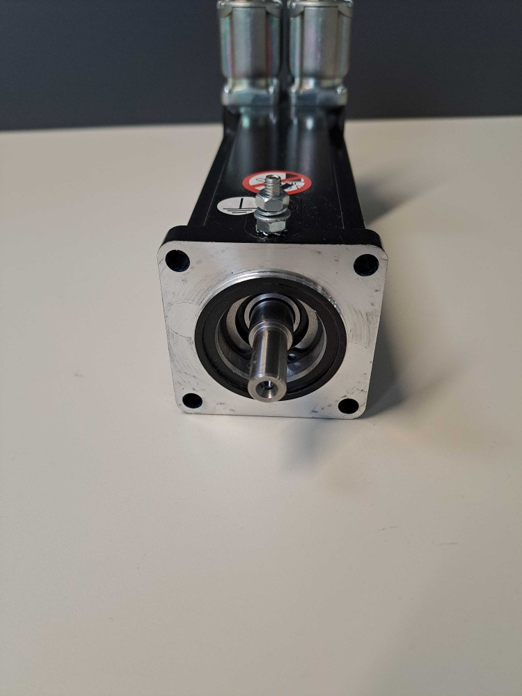 SCHNEIDER  BSH0553P01A2A