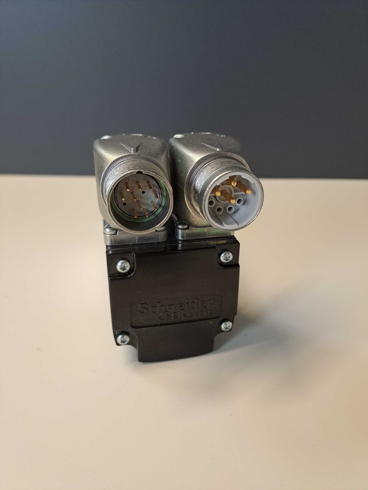 SCHNEIDER  BSH0553P01A2A