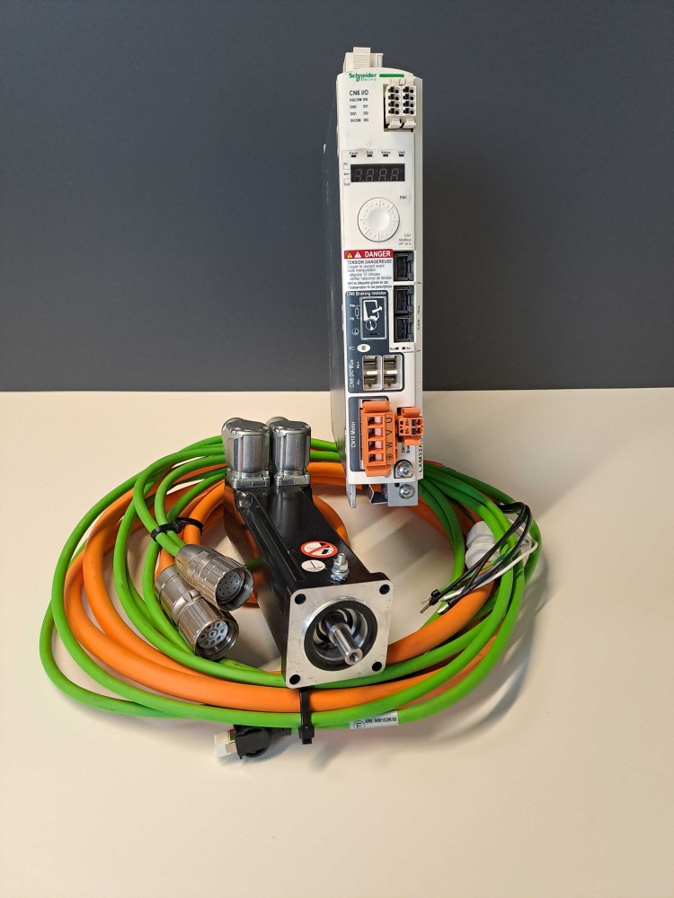 SCHNEIDER  LXM32AU60N4 + BSH0553P01A2A + CABLES