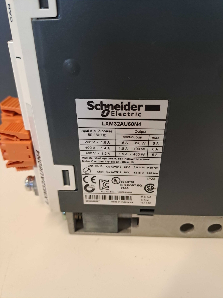 SCHNEIDER  LXM32AU60N4 + BSH0553P01A2A + CABLES