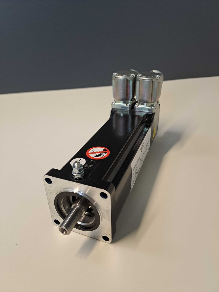 SCHNEIDER  LXM32AU60N4 + BSH0553P01A2A + CABLES