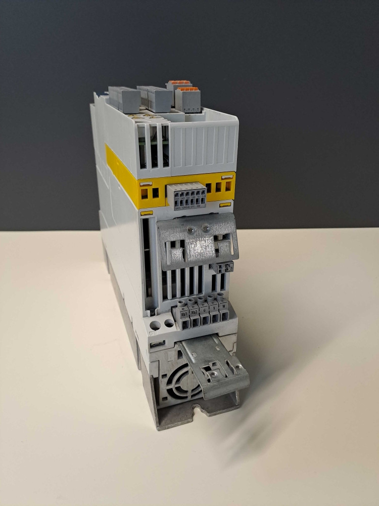 LENZE  E84AVTCE1524SB0