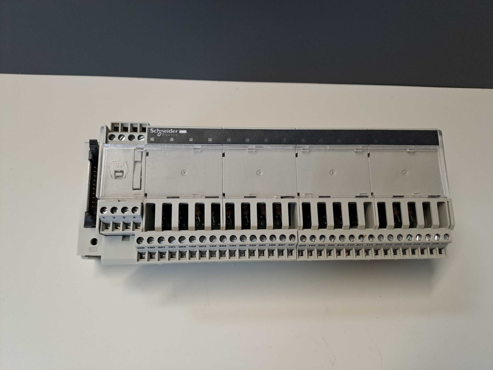 SCHNEIDER  ABE7S16E2E1