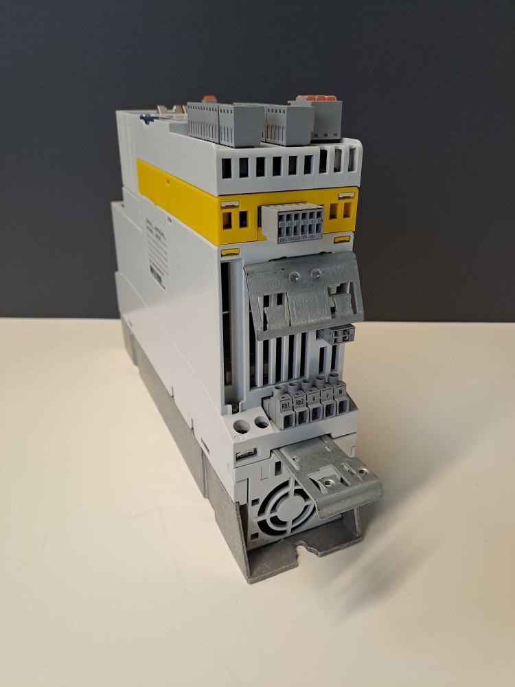 LENZE  E84AVHCE2224SB0