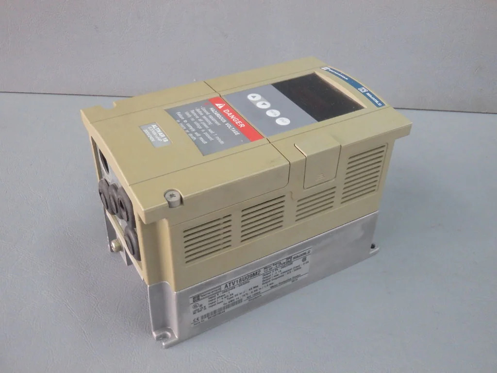 TÉLÉMÉCANIQUE  ATV18U09M2