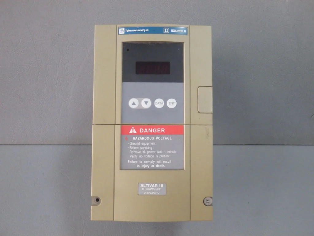 TÉLÉMÉCANIQUE  ATV18U09M2