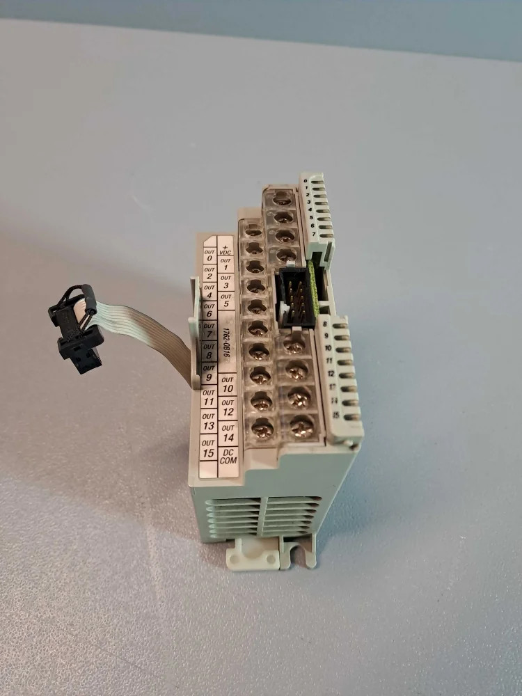ALLEN BRADLEY  1762-OB16
