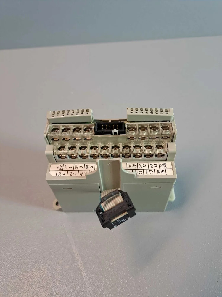 ALLEN BRADLEY  1762-OB16