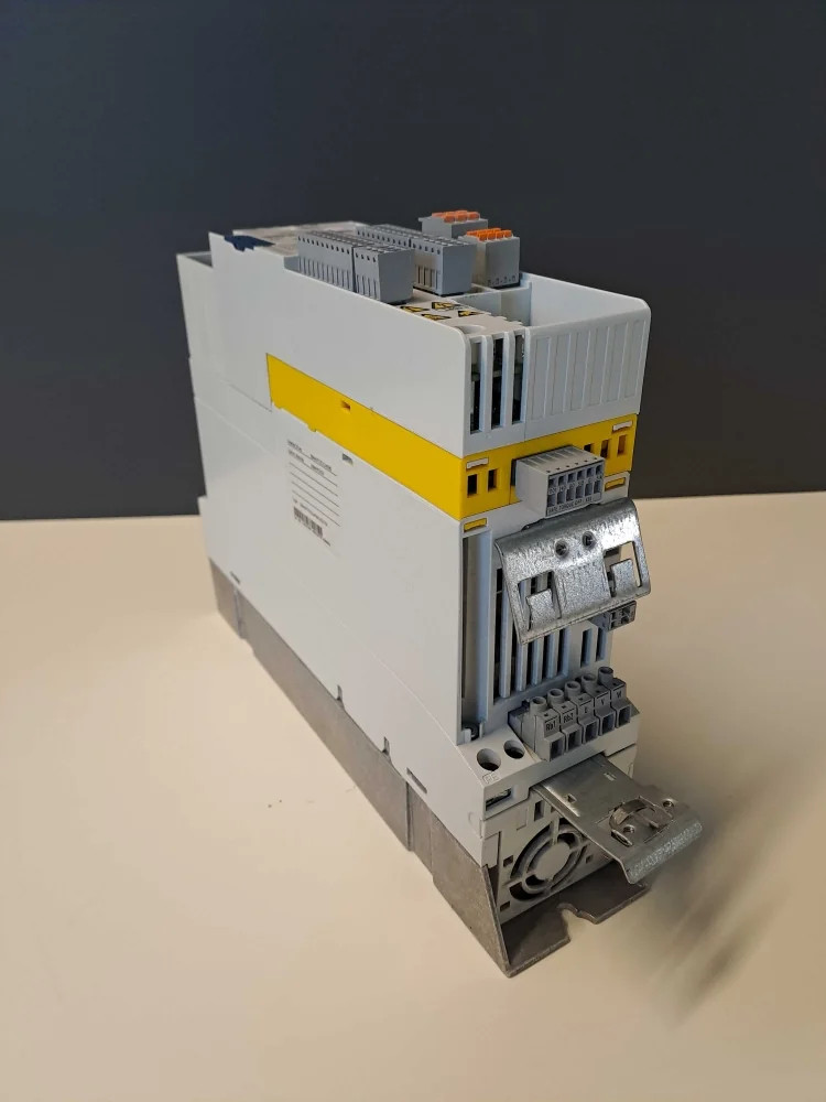 LENZE  E84AVTCE1124SB0