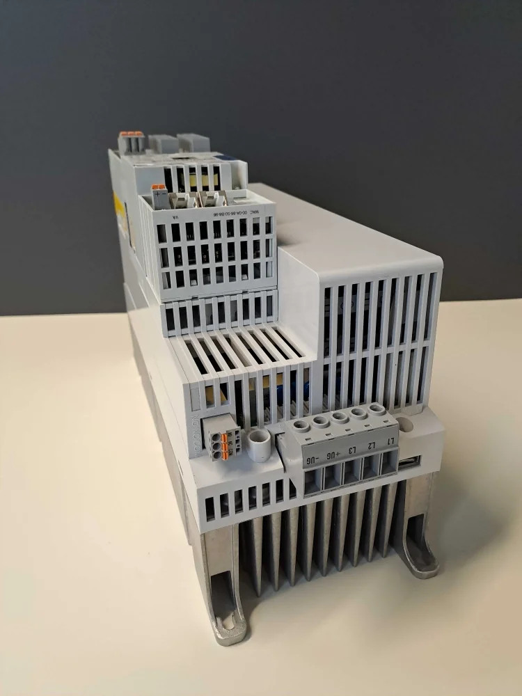 LENZE  E84AVTCE1134SB0