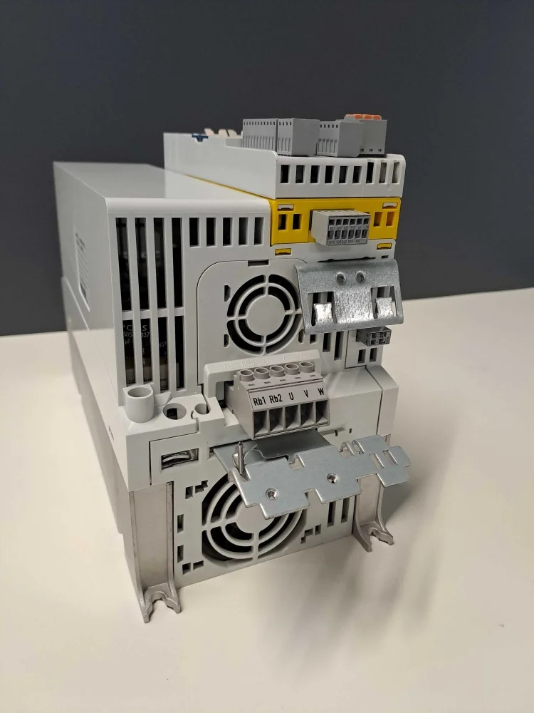 LENZE  E84AVHCE4024SB0