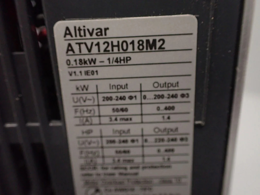 TÉLÉMÉCANIQUE  ATV12H018M2