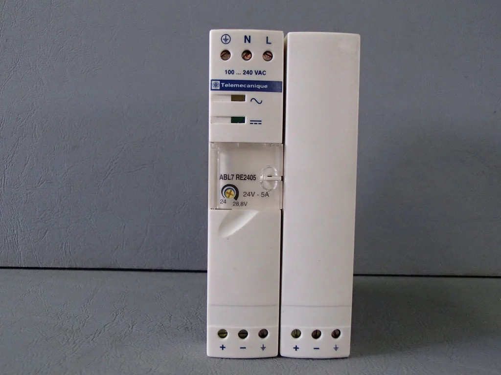 TÉLÉMÉCANIQUE  ABL7RE2405