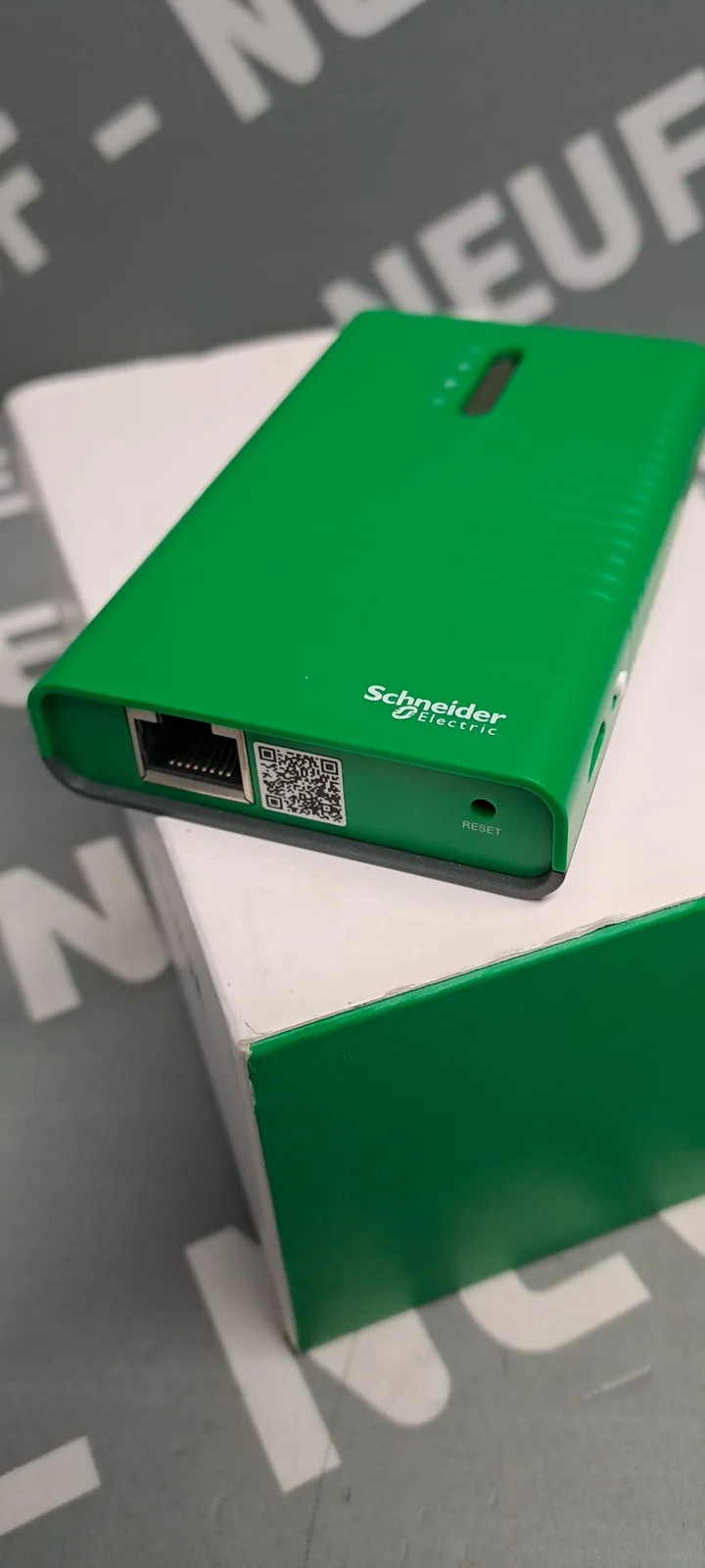 SCHNEIDER  TCSEGWB13FA0