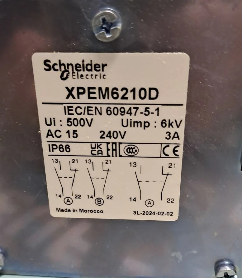 SCHNEIDER  XPEM6210D