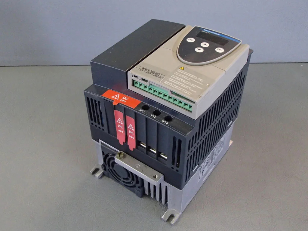 TÉLÉMÉCANIQUE  ATV11HU29M2E