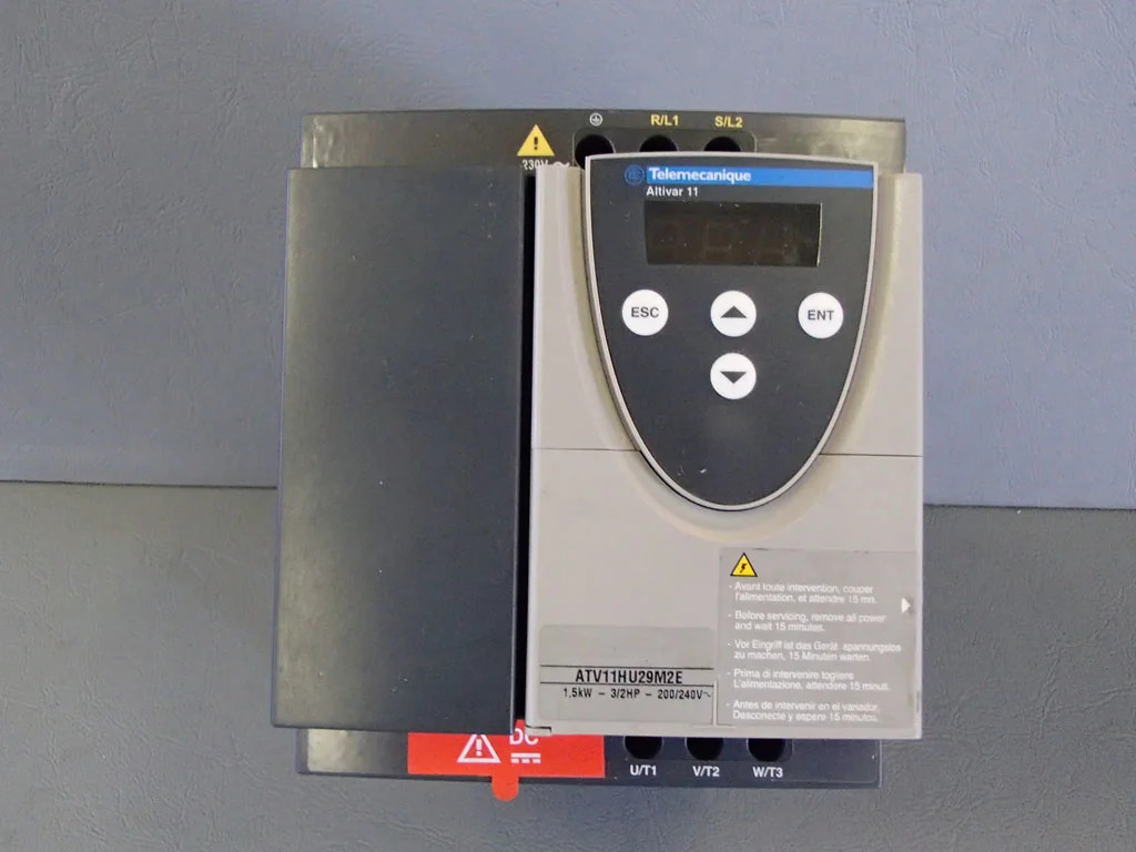 TÉLÉMÉCANIQUE  ATV11HU29M2E