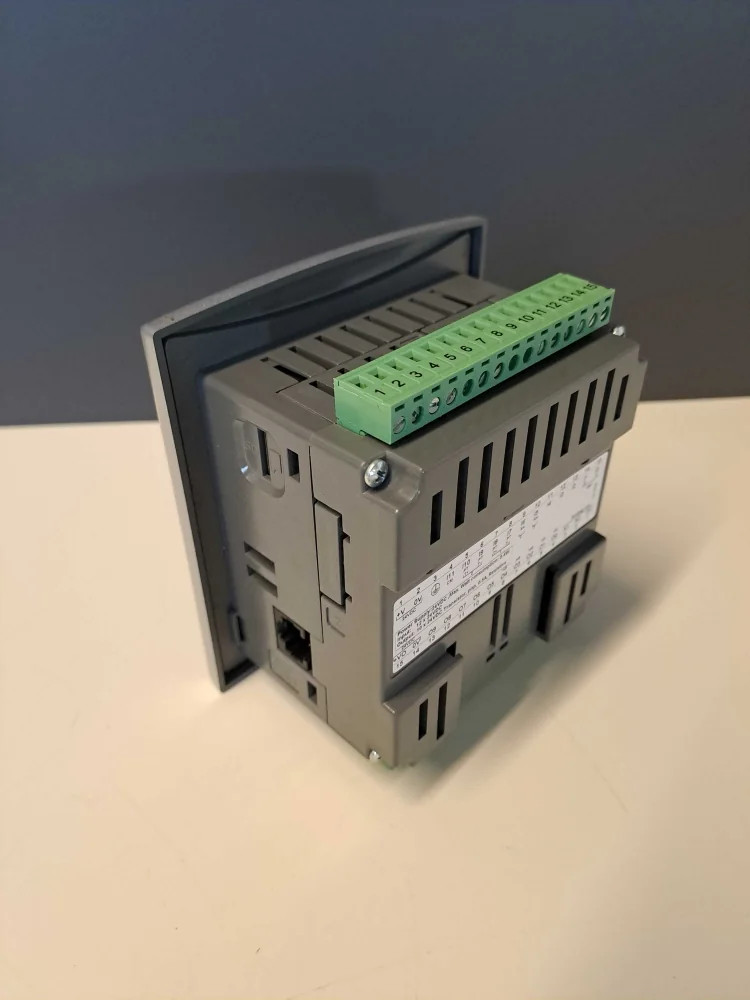 UNITRONICS V130-33-TA24