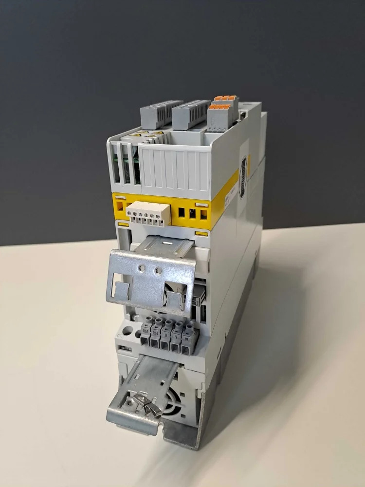 LENZE  E84AVTCE3024SBS