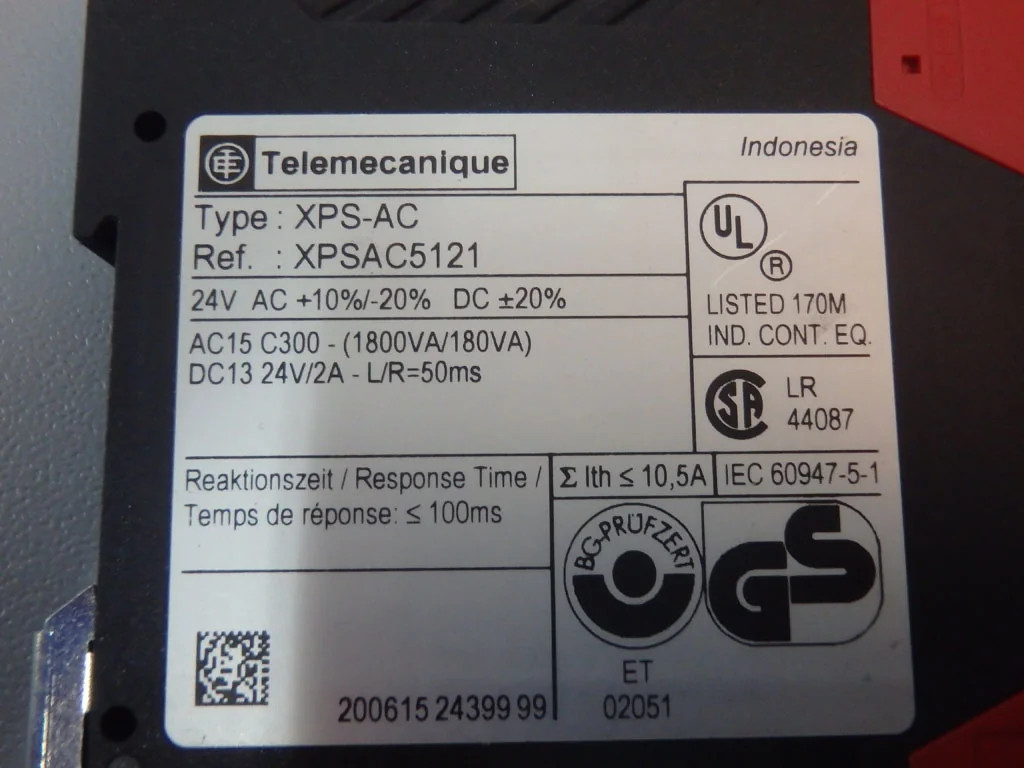 TÉLÉMÉCANIQUE  XPSAC5121