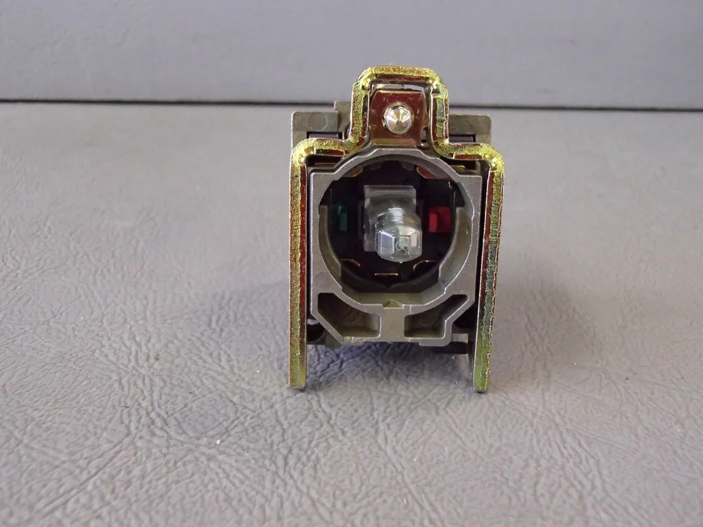 TÉLÉMÉCANIQUE  ZB4BW0B35