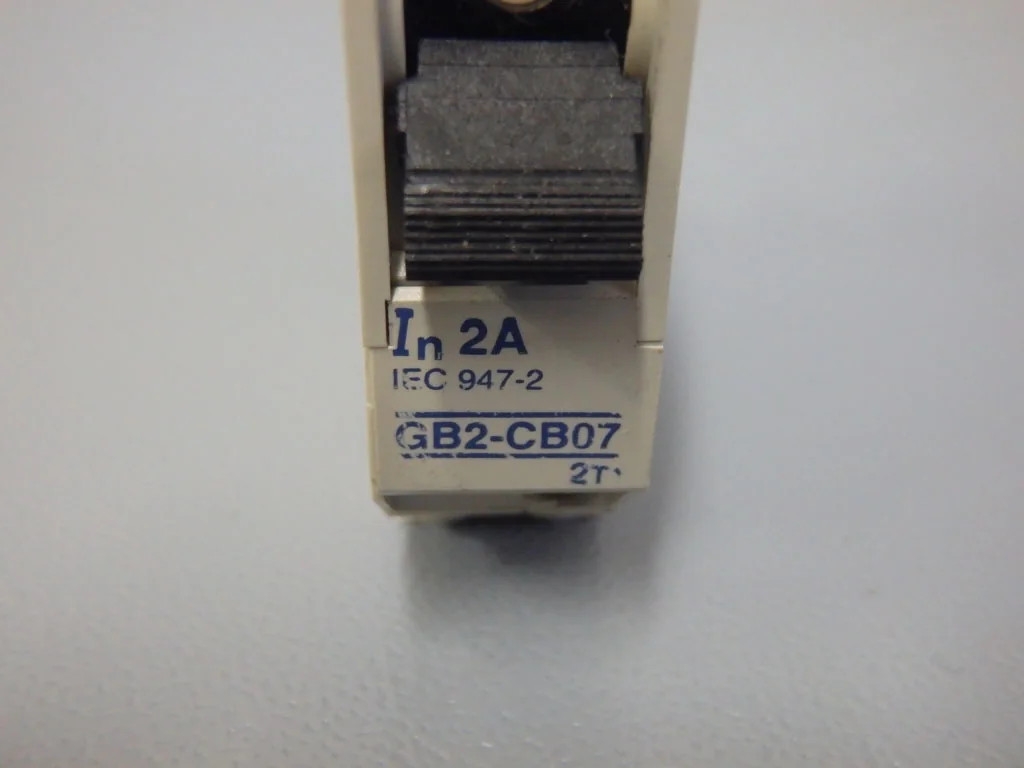 TÉLÉMÉCANIQUE  GB2-CB07