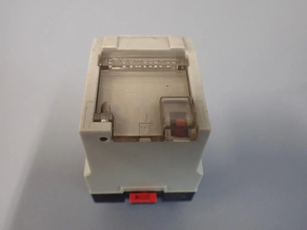 TÉLÉMÉCANIQUE  RHN411F