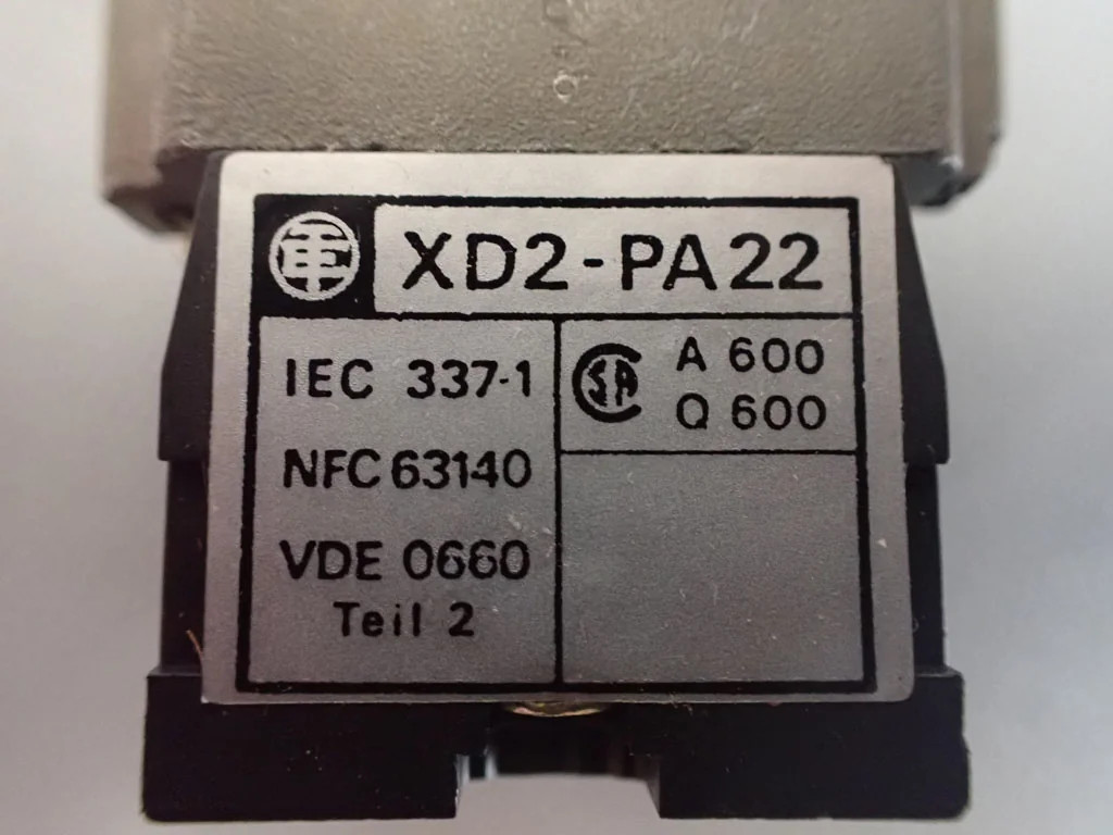 TÉLÉMÉCANIQUE  XD2-PA22