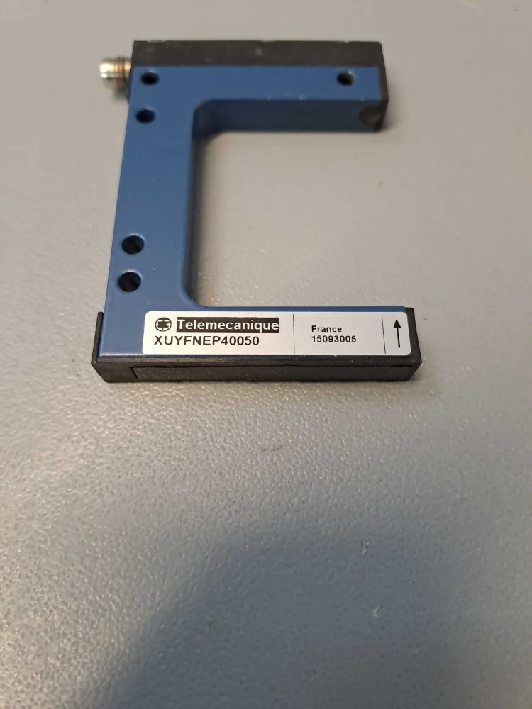 TÉLÉMÉCANIQUE  XUYFNEP40050