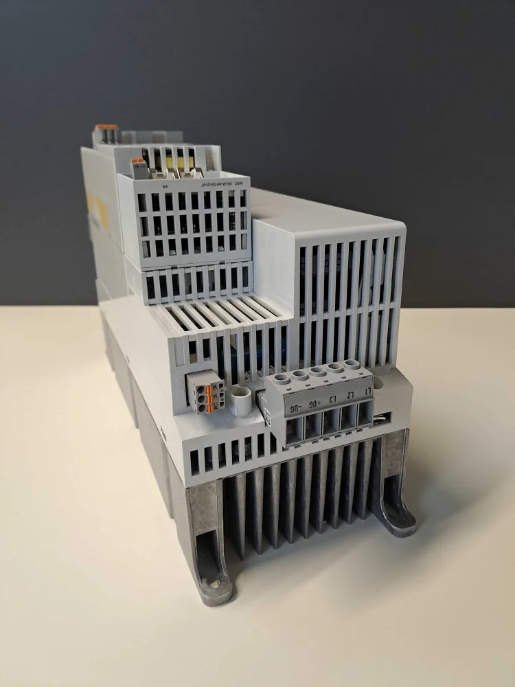 LENZE  E84AVTCE7524SB0