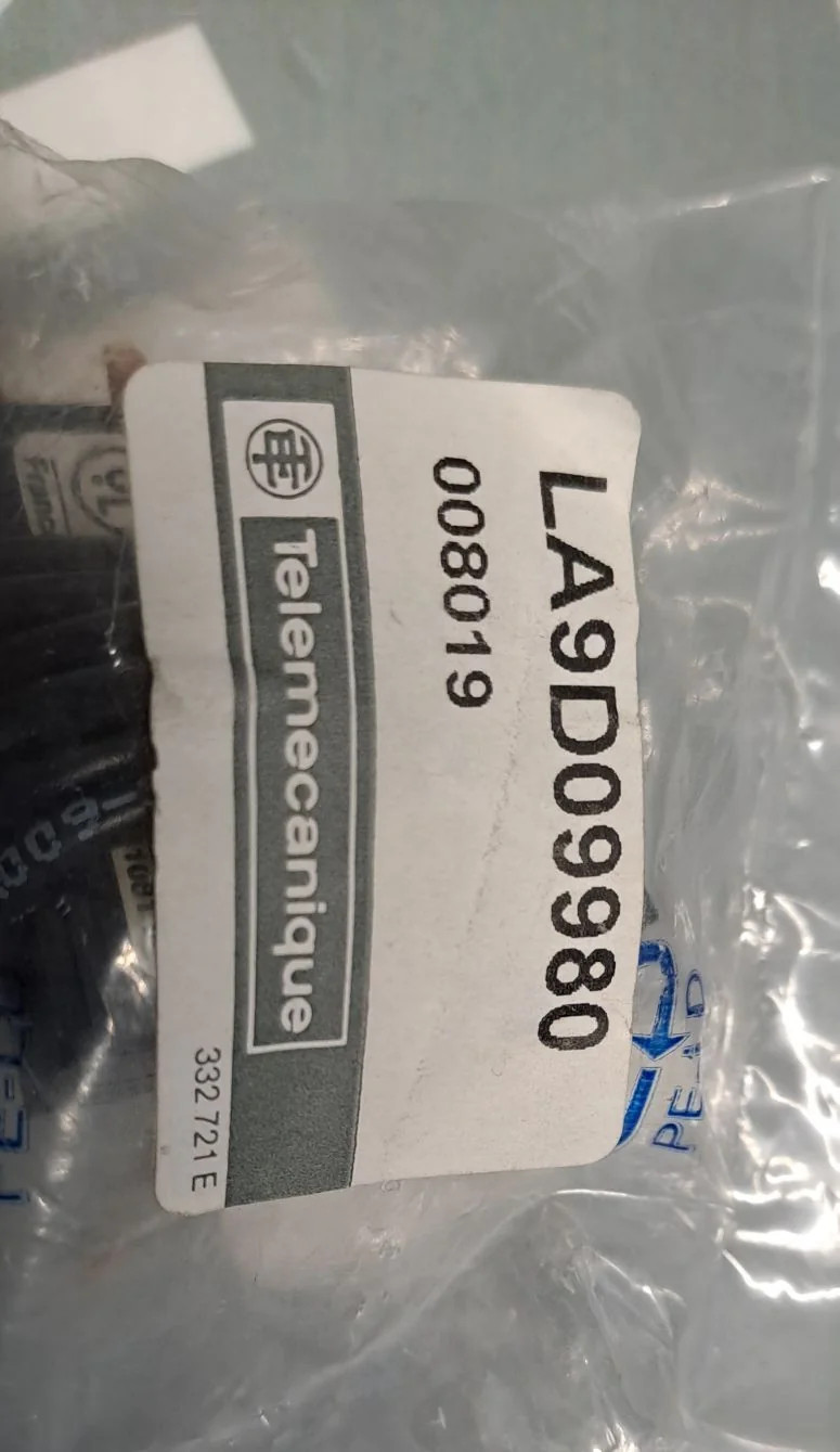 TÉLÉMÉCANIQUE  LA9D09980