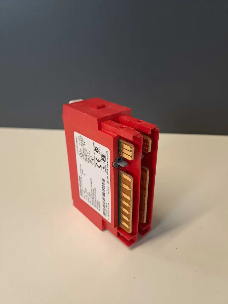 ALLEN BRADLEY  1734-IB8S