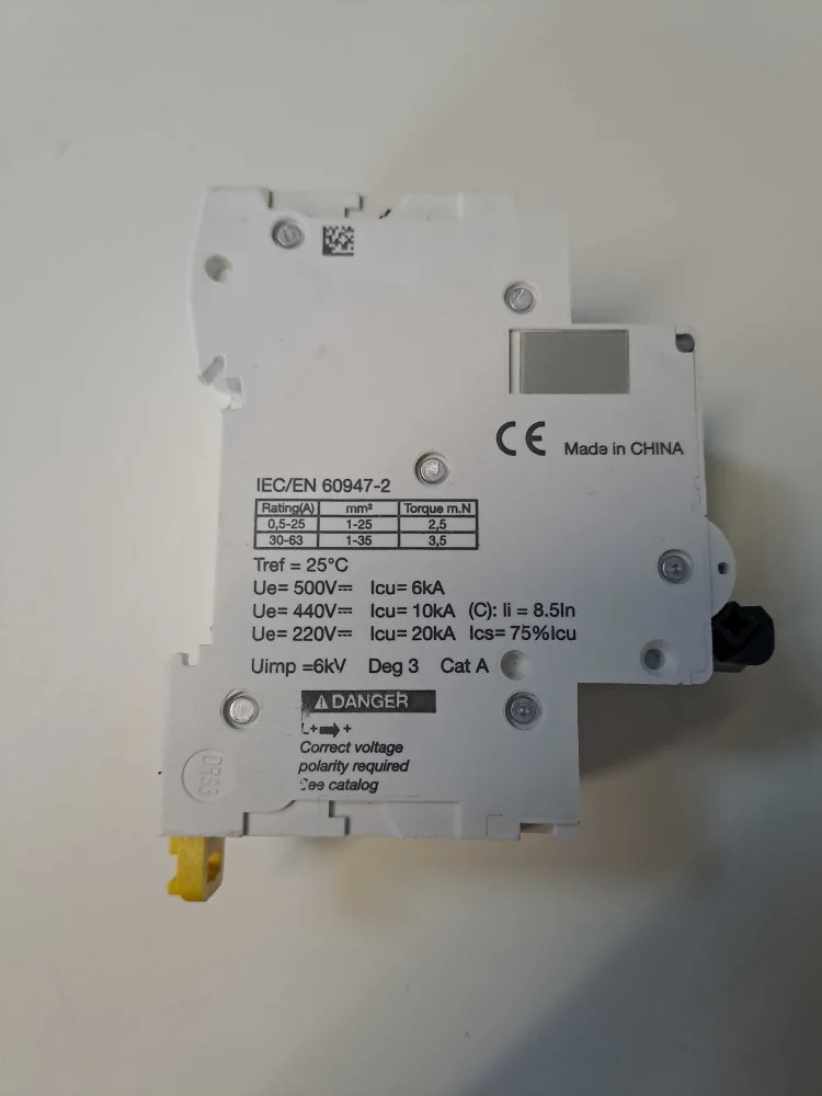 SCHNEIDER  C60HDCC20A