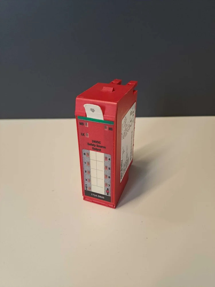 ALLEN BRADLEY  1734-O8BS
