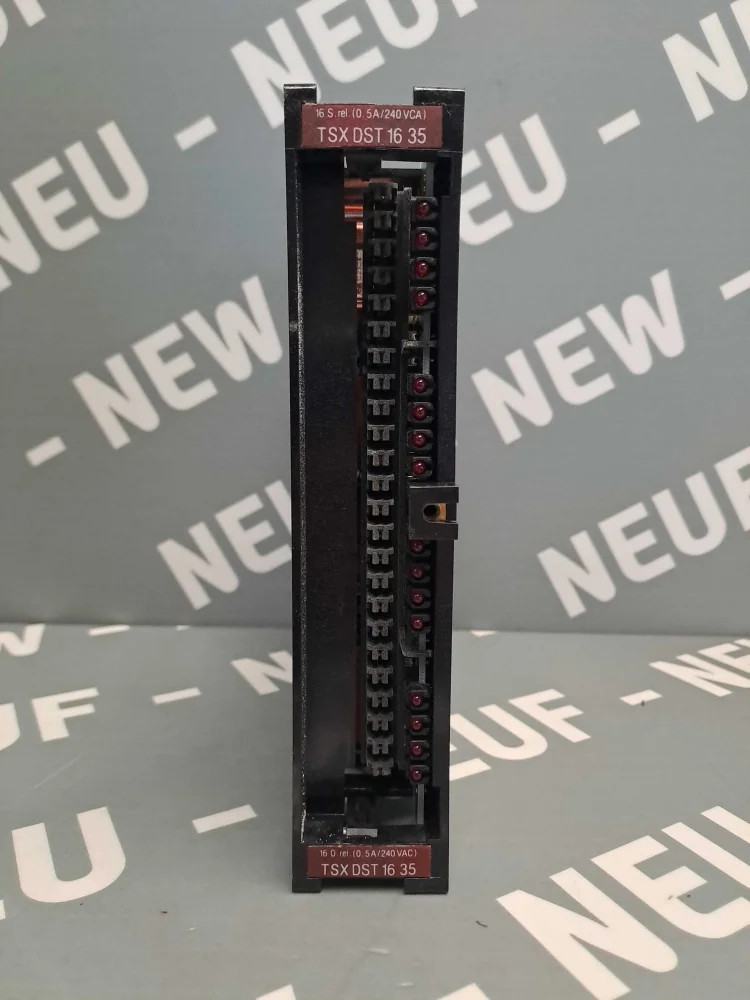 TÉLÉMÉCANIQUE  TSXDST1635