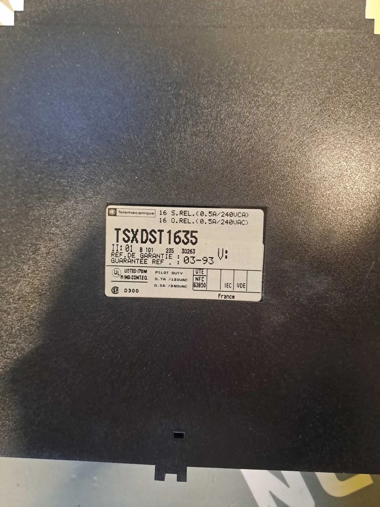 TÉLÉMÉCANIQUE  TSXDST1635