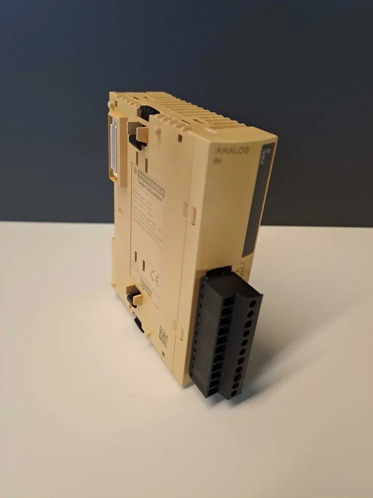 TÉLÉMÉCANIQUE  TWDAMI8HT