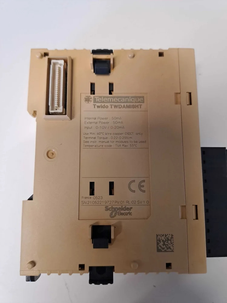 TÉLÉMÉCANIQUE  TWDAMI8HT