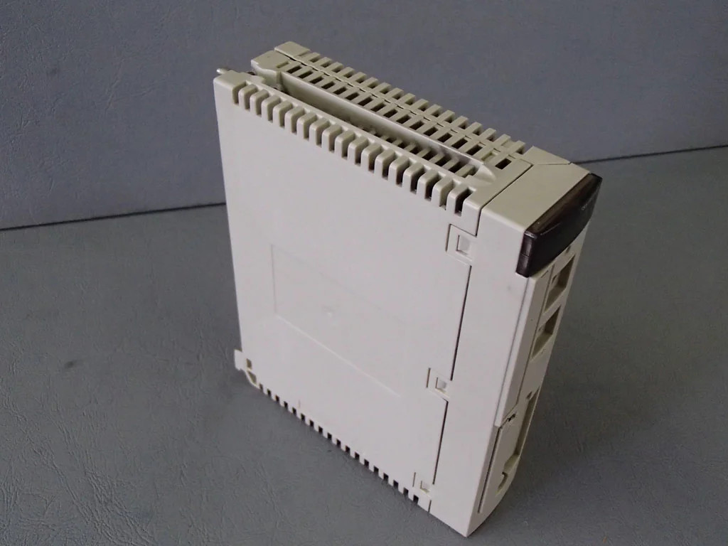 SCHNEIDER  TSXP57103M