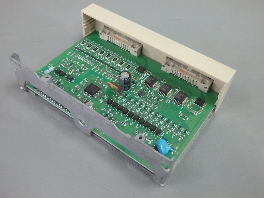 TÉLÉMÉCANIQUE  TSXDMZ28DTK