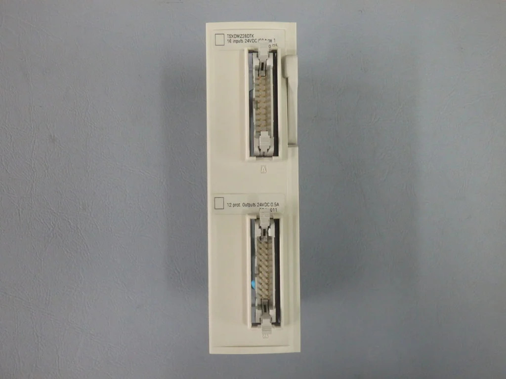 TÉLÉMÉCANIQUE  TSXDMZ28DTK